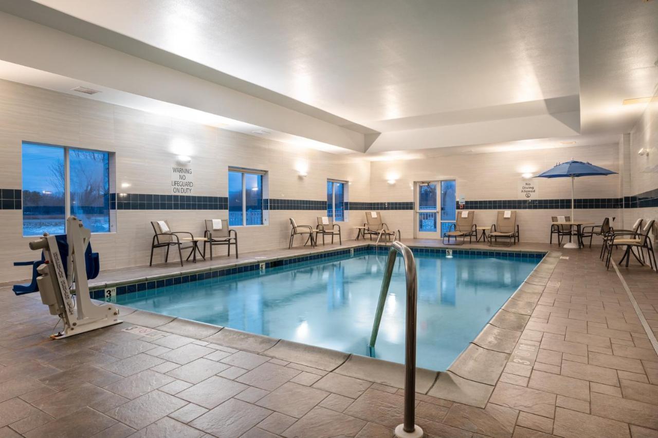 Holiday Inn Express And Suites Edwardsville By Ihg Exterior foto